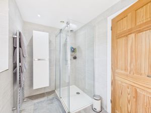 En-suite- click for photo gallery